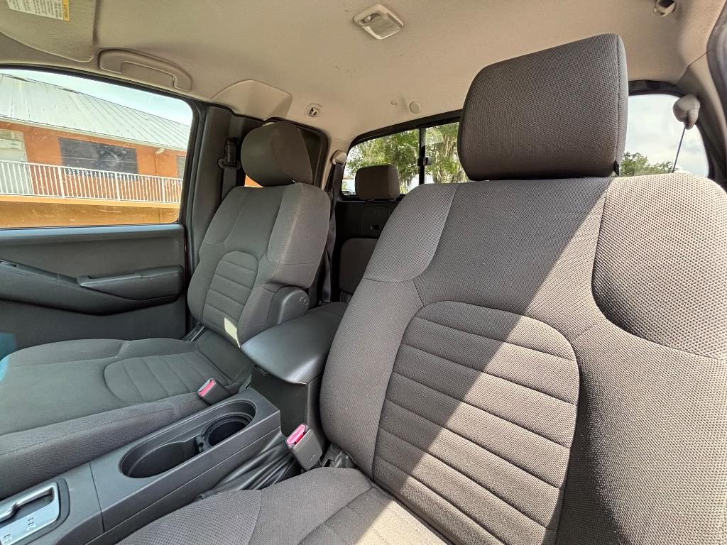 2006 Nissan Frontier XE photo 8