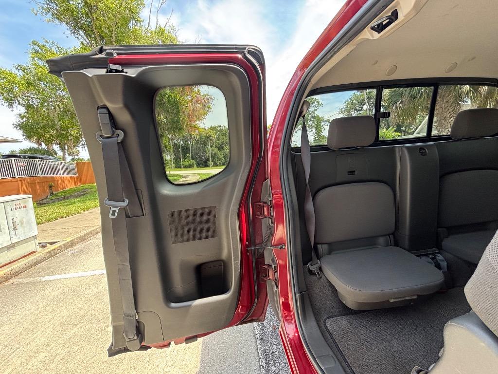 2006 Nissan Frontier XE photo 20