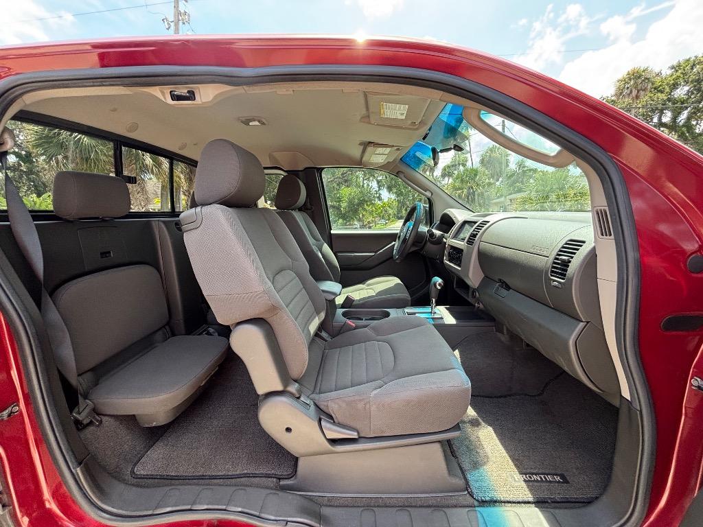 2006 Nissan Frontier XE photo 17