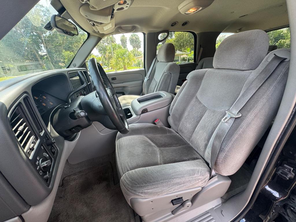 2004 Chevrolet Tahoe LS photo 5