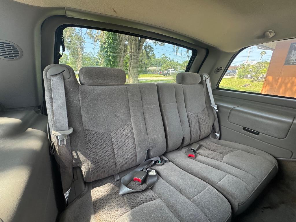 2004 Chevrolet Tahoe LS photo 18