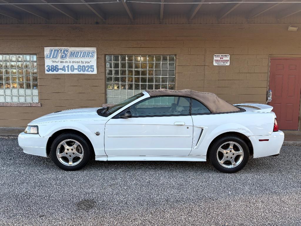 2004 Ford Mustang's photo